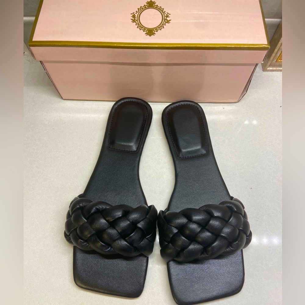 Simmi Shoes Black Woven Sandals Size 6